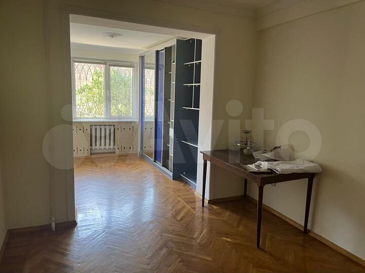 2-к. квартира, 60 м², 2/5 эт.