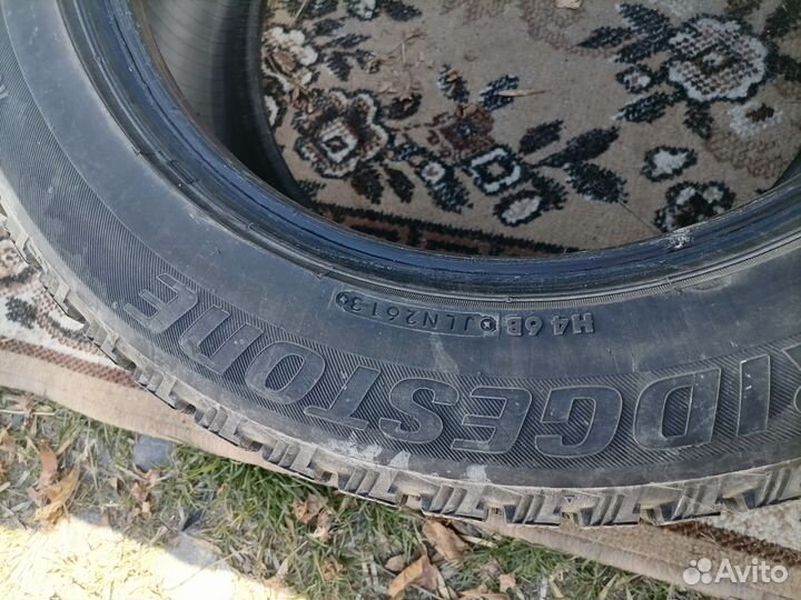 Bridgestone Blizzak Spike-01 235/55 R17