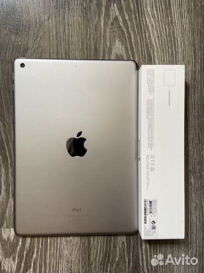Планшет Apple iPad 32Gb 2018 + Apple pencil 1