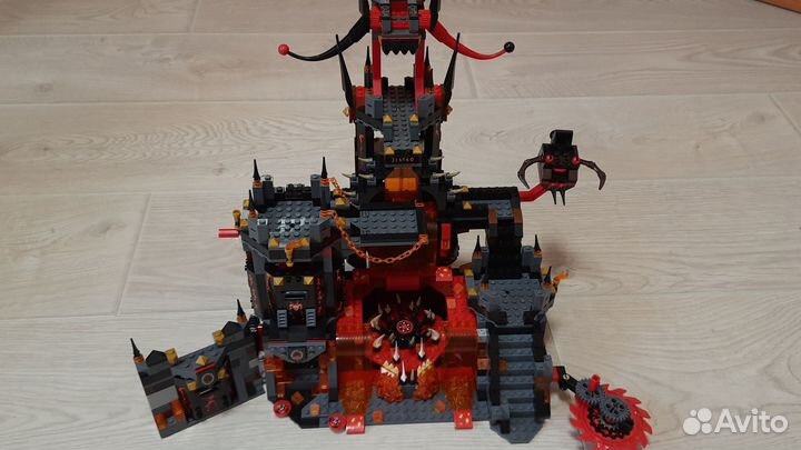 Lego nexo knights Логово Джестро 70323 (аналог)