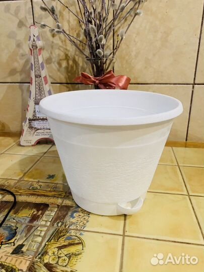 Пластиковые кашпо (горшки) для цветов