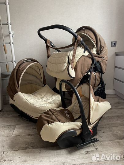 Коляска Zippy 3 в 1 коричневая с адаптерами