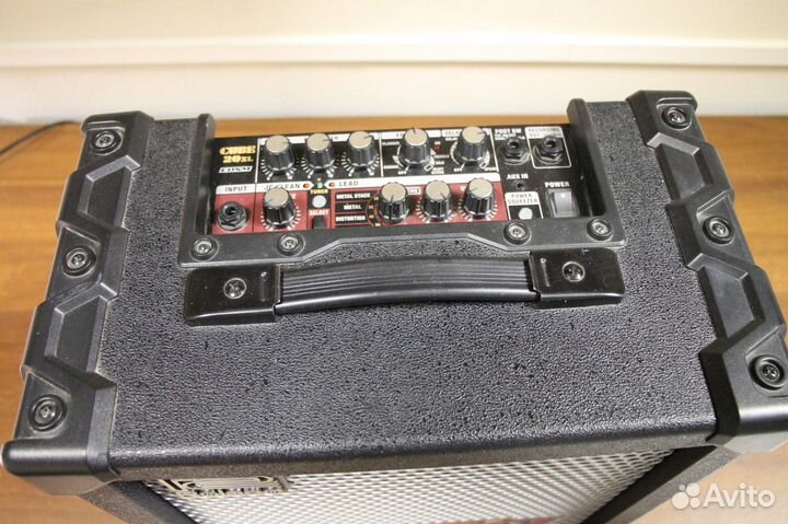 Комбик Roland cube 20xl