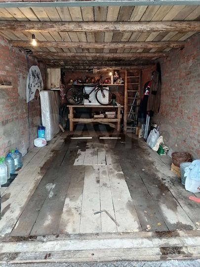 Гараж, > 30 м²