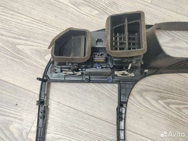 Панель накладка на hyundai elantra xd