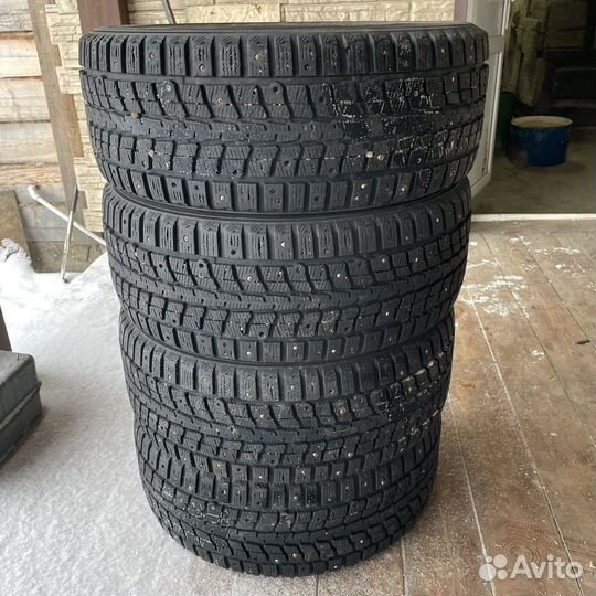 Dunlop SP Winter Ice 01 215/50 R17