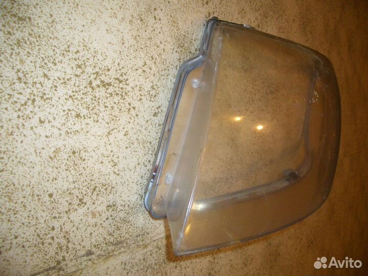 Стекло левой фары Ауди тт с 98