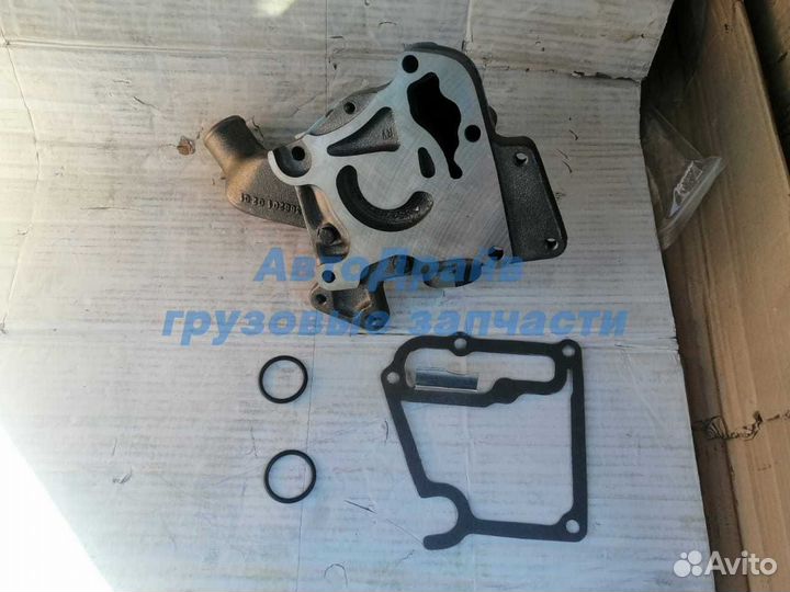 Насос водяной Mercedes 814 мотор OM366