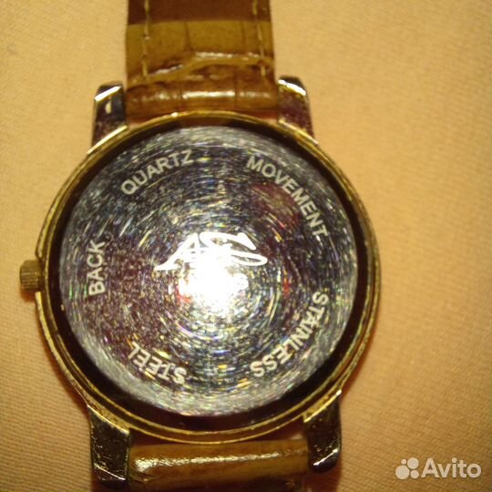 Женские кварцевые часы со стразами Япония