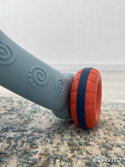 Каталка +игровой столик