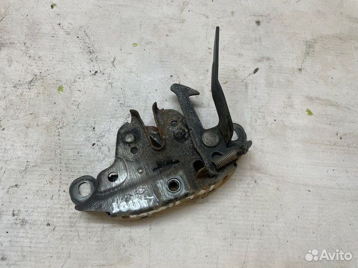 Замок капота Nissan X-Trail NT31 MR20DE 2007-2011