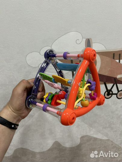 Развивающий треугольник бизиборд