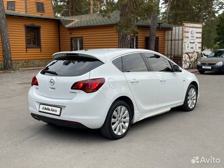 Opel Astra 1.6 AT, 2011, 200 000 км