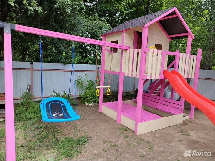 Детский домик на сваях