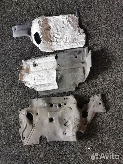 Шумоизоляция моторного щита Mercedes W124 E320