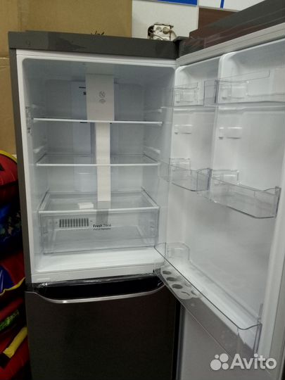 Холодильник новый