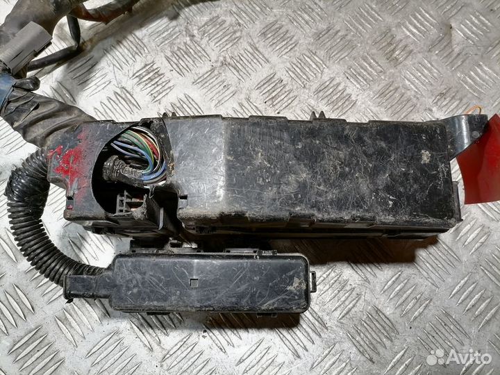 Блок предохранителей моторный Mazda Mpv LW лв