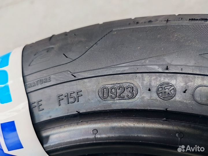 Viatti Strada 2 (V-134) 185/60 R14 86H