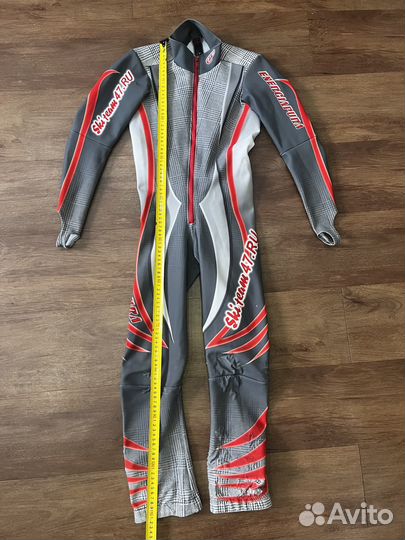 Продам спусковой комбинезон 128-134