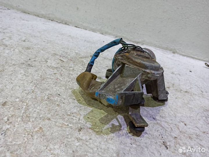 Моторчик стеклоочистителя передний