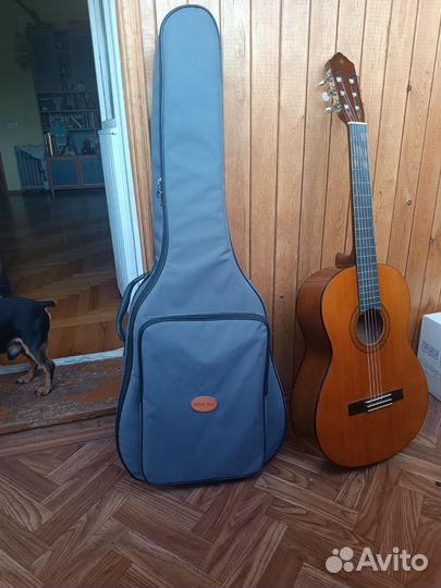 Классическая гитара Yamaha c40 с чехлом и сумкой