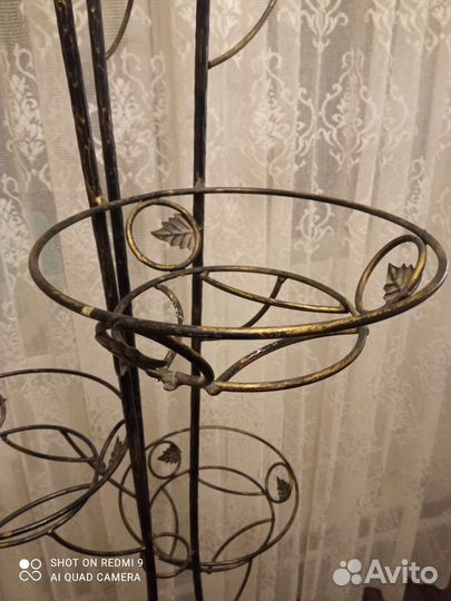 Подставка для цветов напольная металлическая