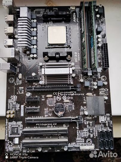 Материнская плата с процессором и памятью