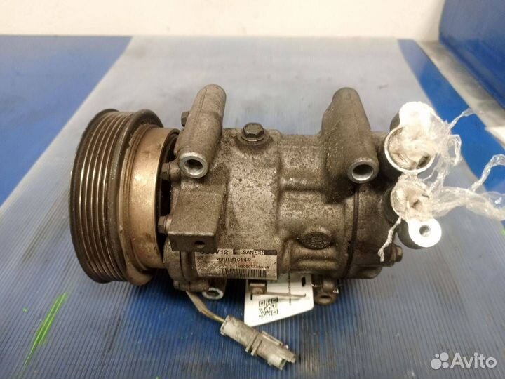 Компрессор кондиционера Renault Clio 3 8200953359