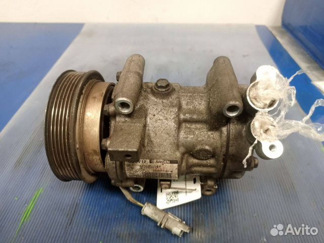 Компрессор кондиционера Renault Clio 3 8200953359