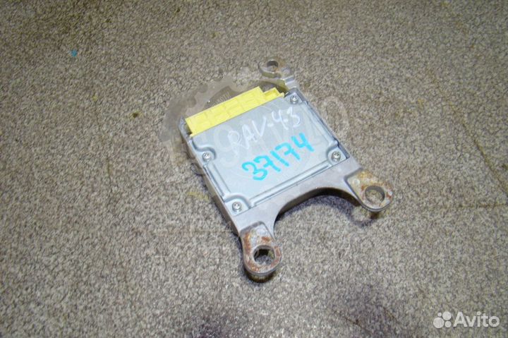 Блок управления AIR BAG Toyota RAV4 (XA30)