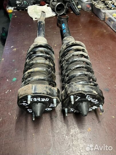 MB C219 CLS 320 Передние стойки в сборе