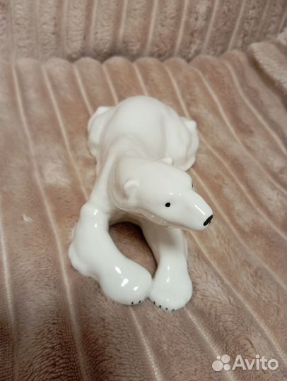 Статуэтка Белый медведь