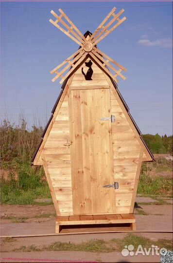Уличный туалет деревянный