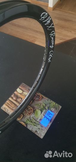 Обод 20 дюймов карбоновый. BMX race