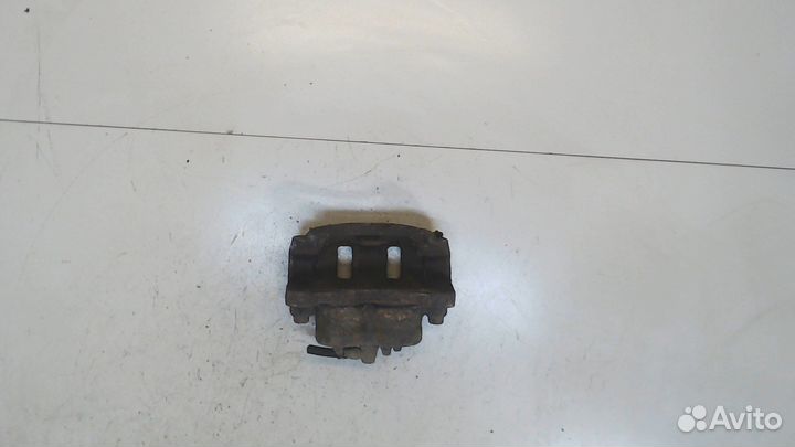 Суппорт Mitsubishi Pajero / Montero, 2002