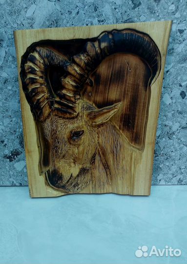 Резное панно