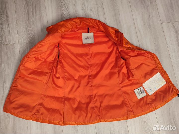 Жилет пуховый moncler