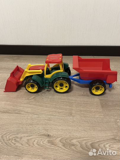 Детский трактор с прицепом