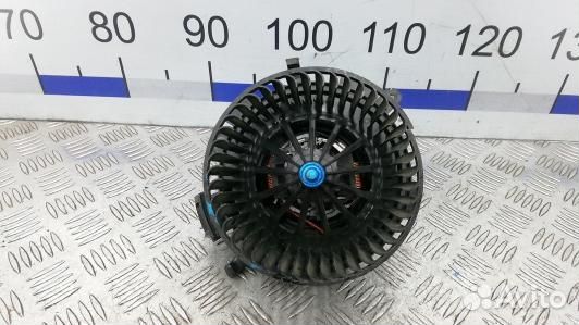 Моторчик печки cadillac escalade 3 (68F01KK04)