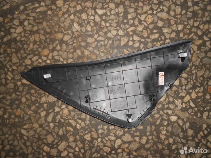 Накладка на торпедо правая (Kia Rio)