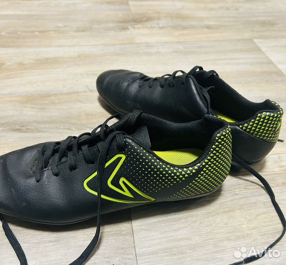 Футбольные бутсы demix