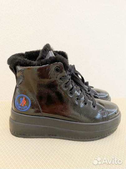 Черные лаковые ботинки