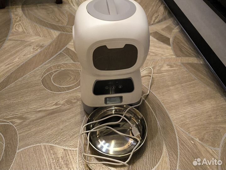 Автоматическая кормушка для кошек