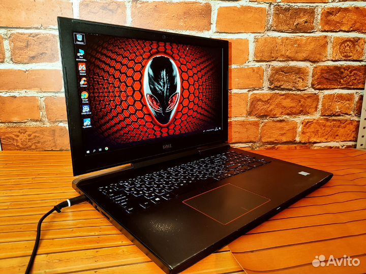 Dell P72F - i7-7 Gen \24 Озу\ GeForce GTX 1050 ti