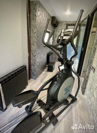 Эллиптический тренажер Spirit by Hasttings XE520S