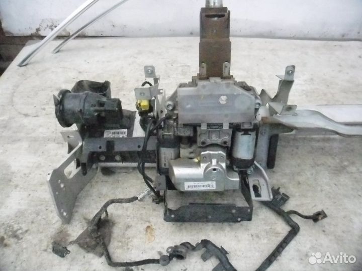 Поперечина перед панели Bentley Flying Spur