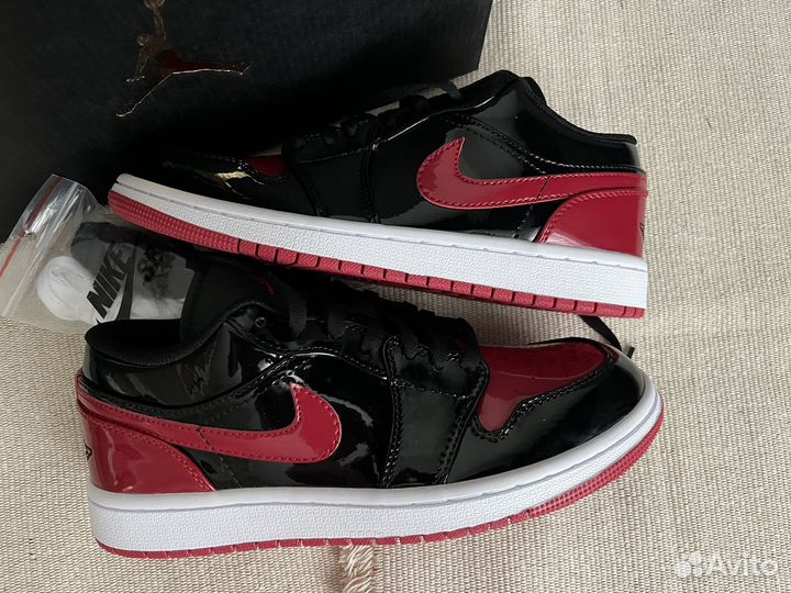 Кроссовки nike air jordan 1 low bred retro