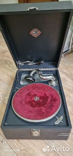 Патефон довоенный г.Красногвардейск