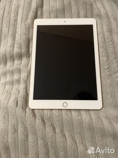 iPad 6th generation Wi-Fi + Cellular