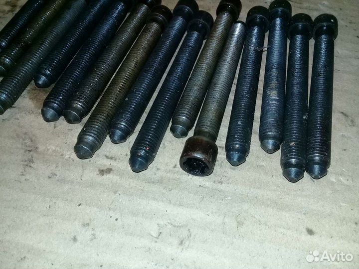 Болт головки блока цилиндра 1.8 ADR VW Passat B5